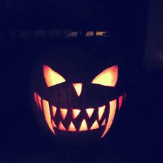 f74223c9a549f505ecf1ba4be4fafb54--vampire-pumpkin-pumpkin-carvings